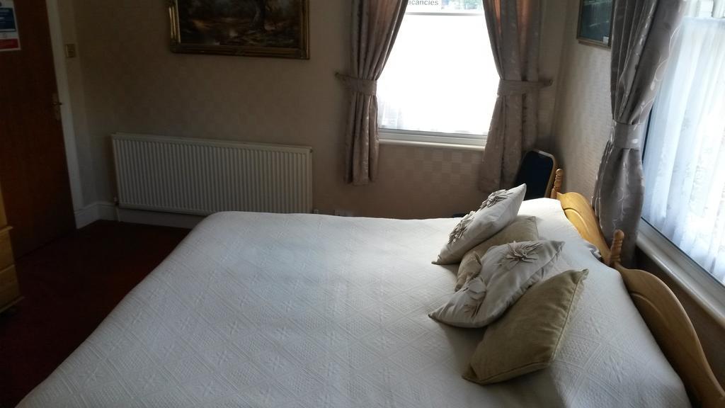 פאטלי ברידג' Lyndale Guest House חדר תמונה