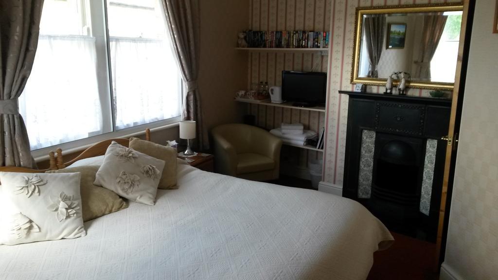 פאטלי ברידג' Lyndale Guest House חדר תמונה