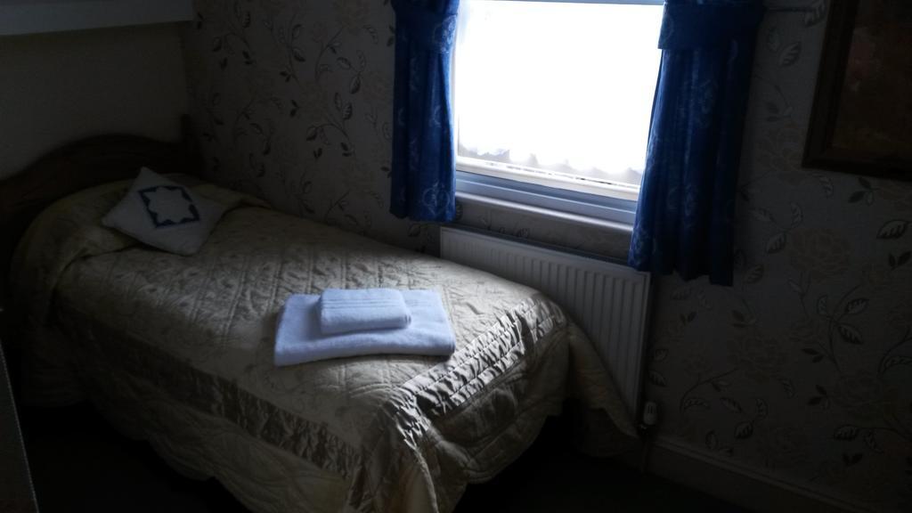 פאטלי ברידג' Lyndale Guest House חדר תמונה