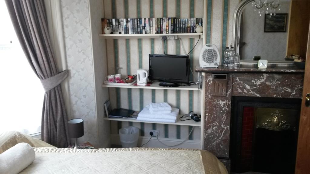 פאטלי ברידג' Lyndale Guest House חדר תמונה