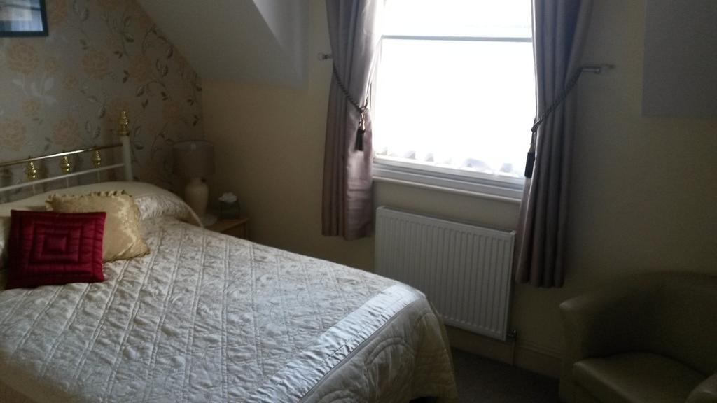 פאטלי ברידג' Lyndale Guest House חדר תמונה