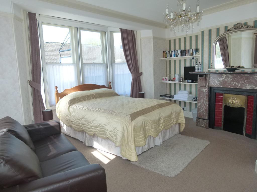 פאטלי ברידג' Lyndale Guest House חדר תמונה