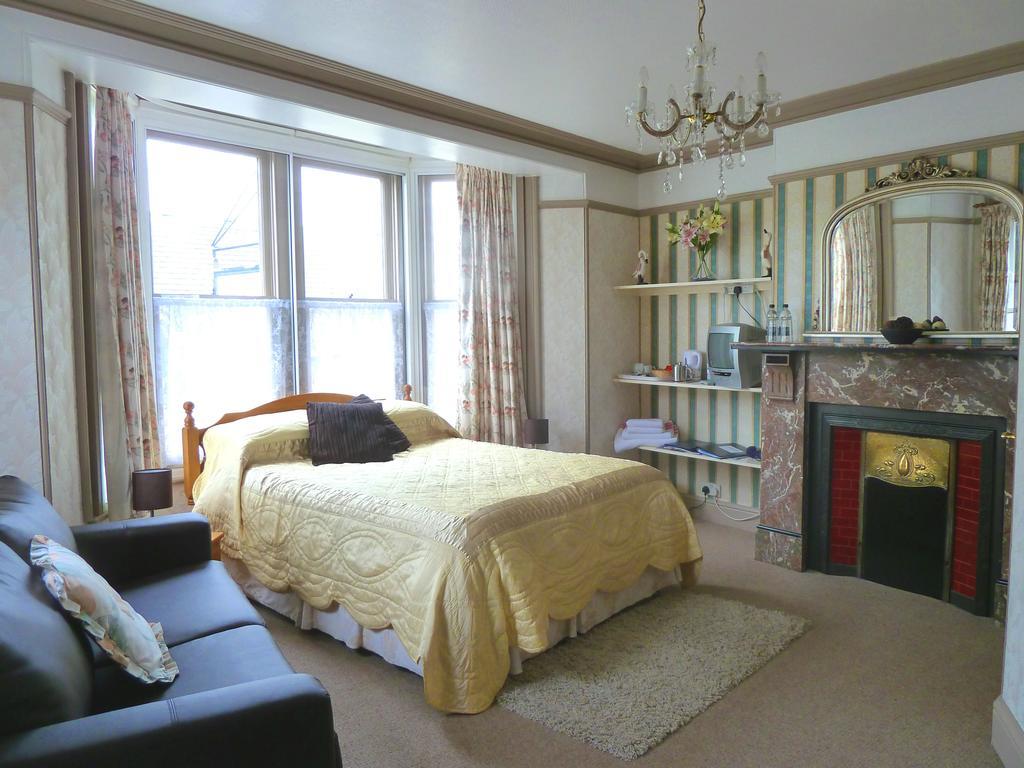 פאטלי ברידג' Lyndale Guest House מראה חיצוני תמונה